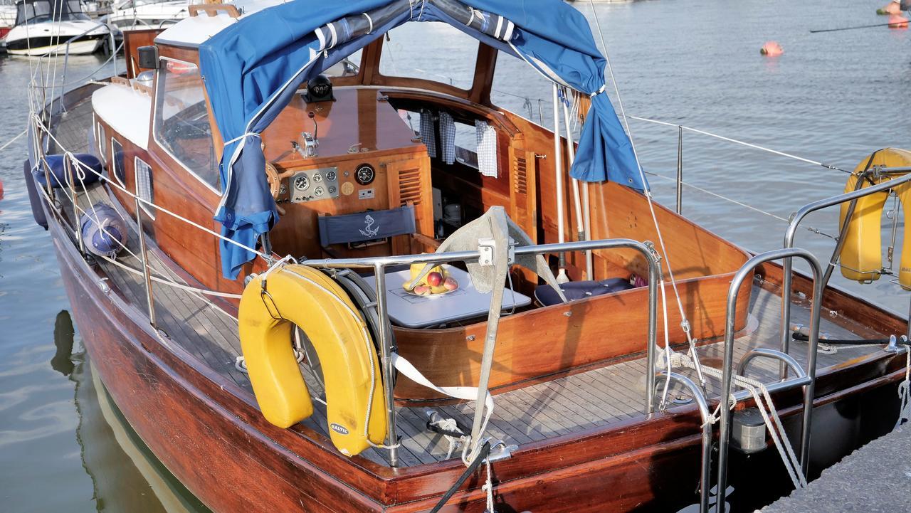"Om" Yacht 호텔 니다 외부 사진